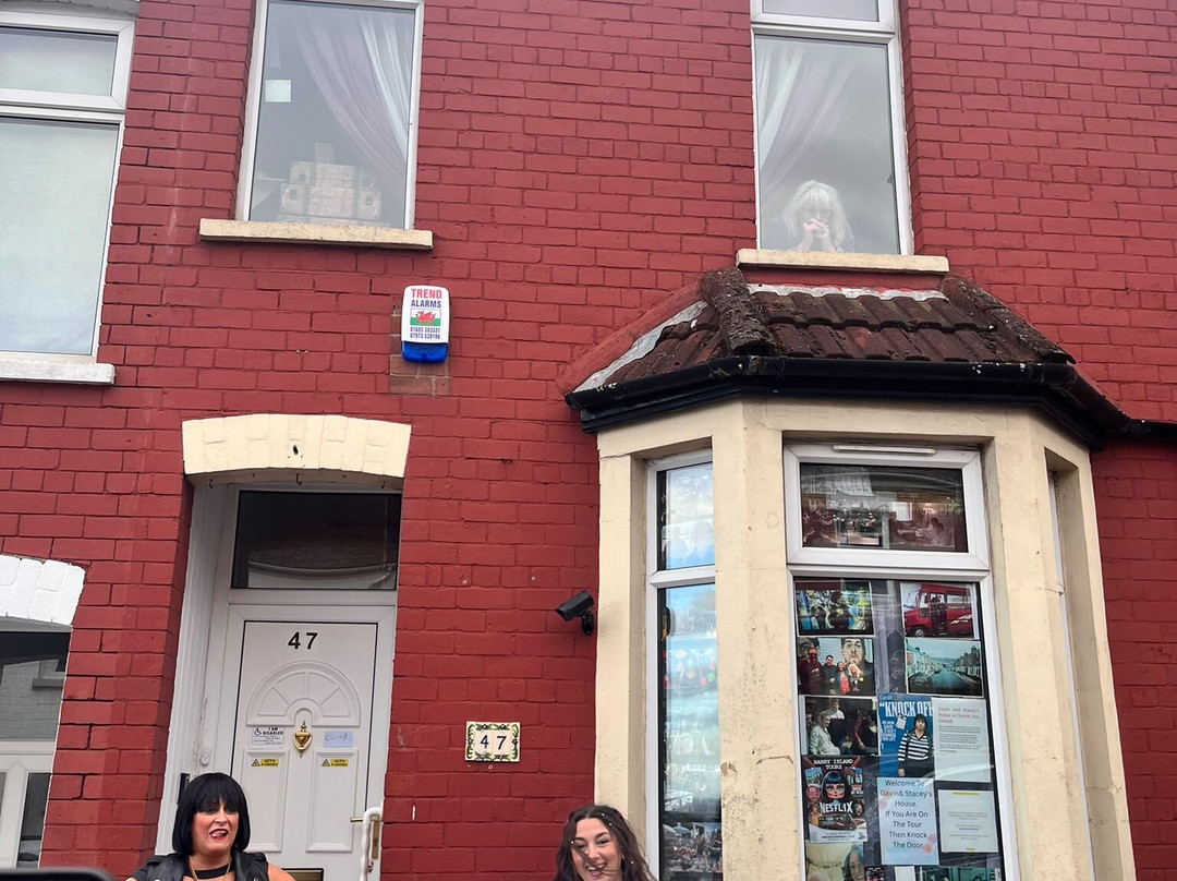 Barry Island Tours (pub Crawl Tours With Knock Off Nessa As Your Guide)-巴里必去景点