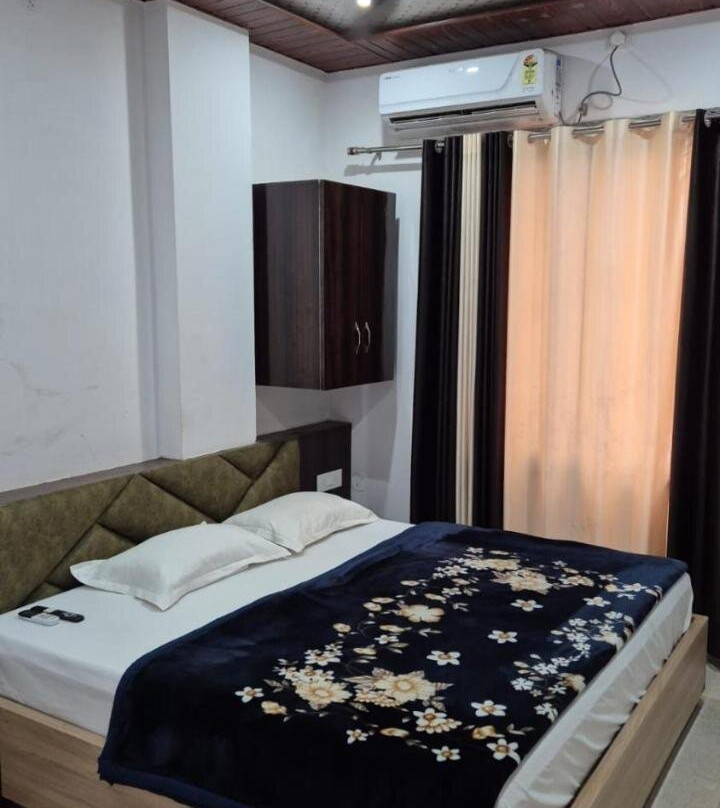 Shree Hanuman Hotel