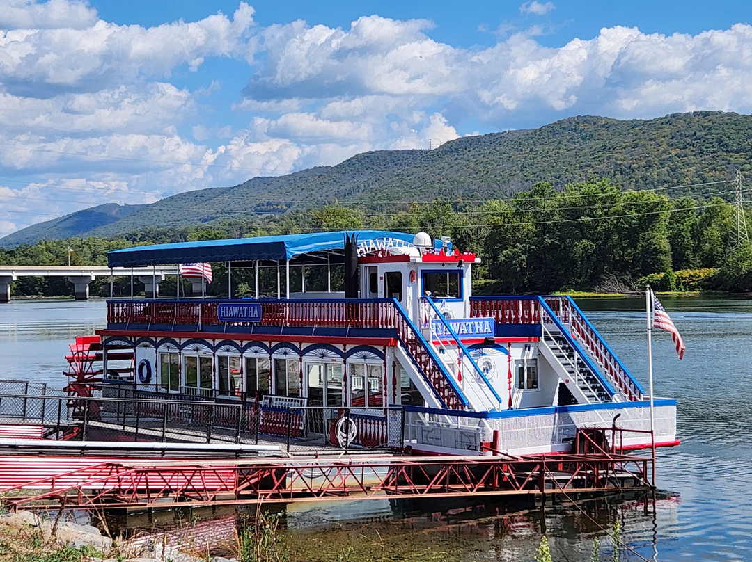Hiawatha Paddlewheel Riverboat-Williamsport必去景点