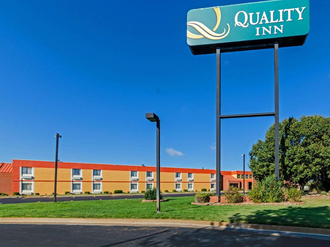 Mulvane酒店住宿-Quality Inn South
