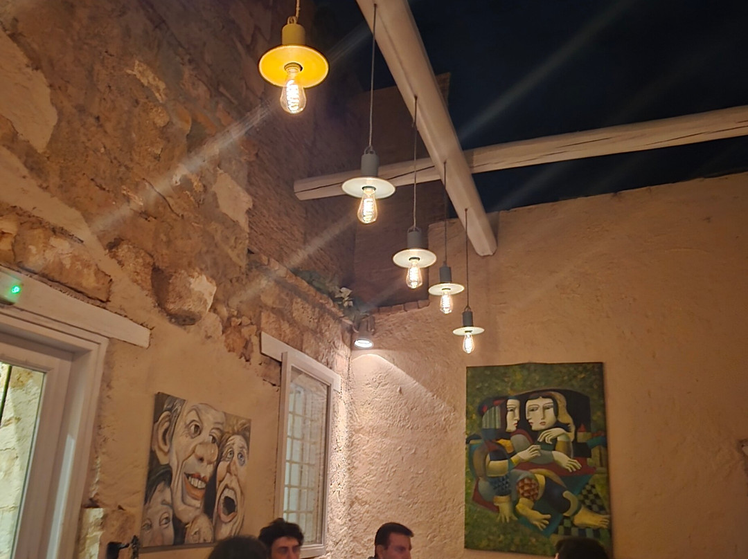Sinagogi open air bar-干尼亚必去景点
