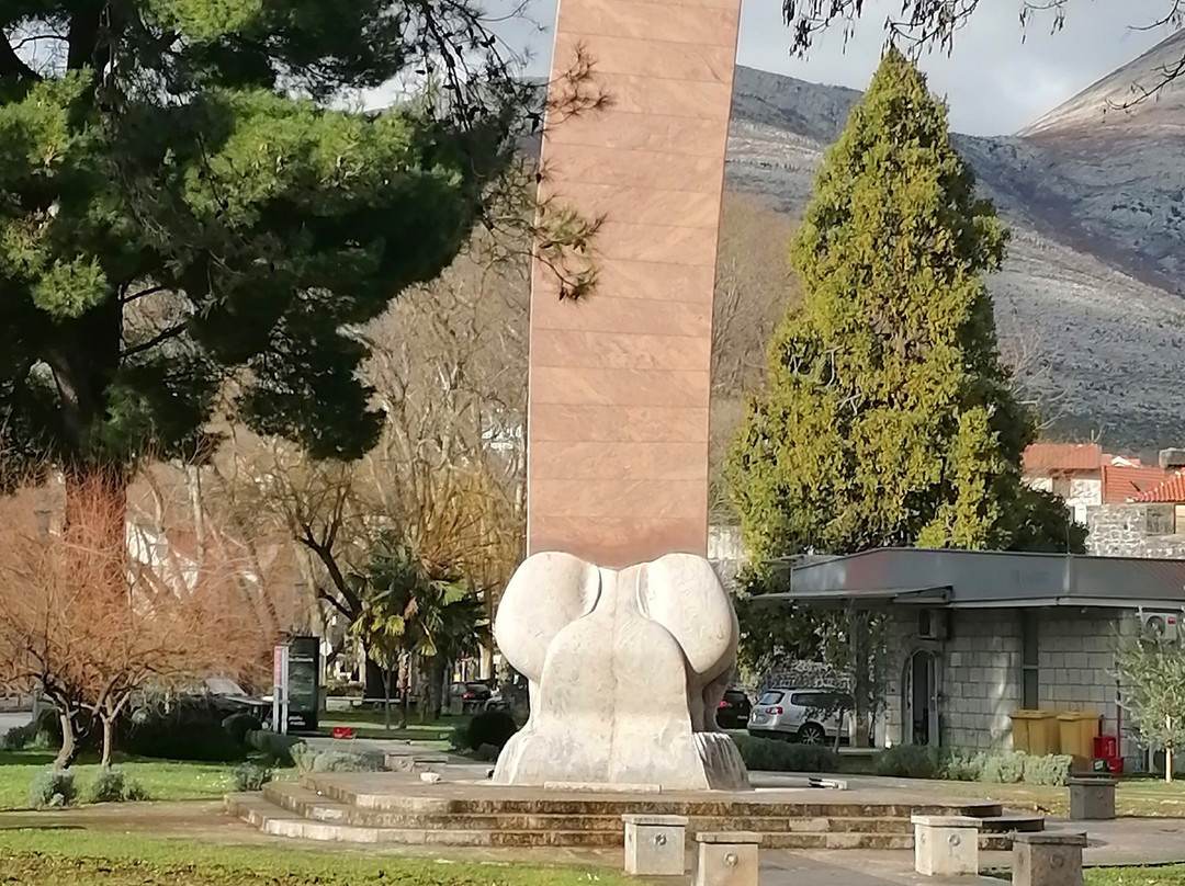 Monument to the Soldiers Killed in the Defense of the City-特雷比涅必去景点