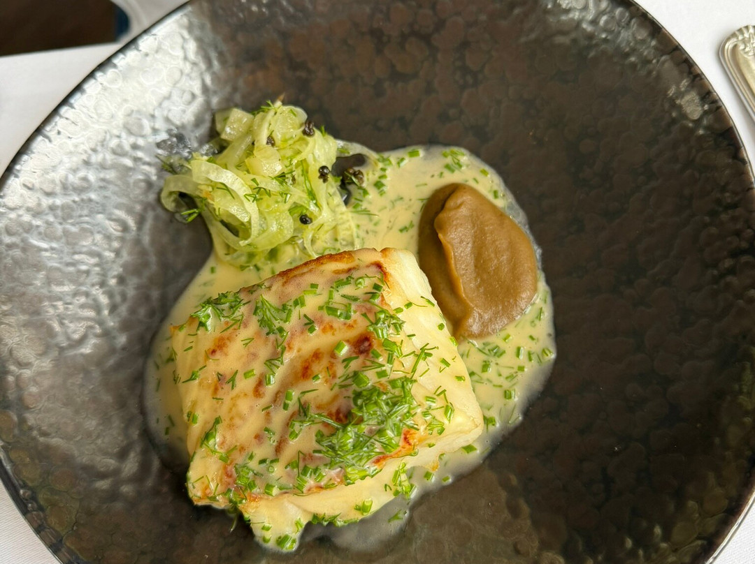 布迪尔酒店主图