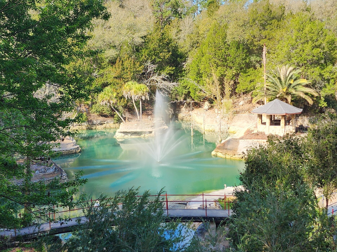 Cedar Lakes Woods & Gardens-Williston必去景点