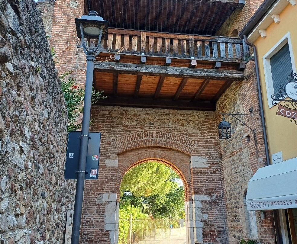 Porta Cansignorio-拉齐塞必去景点