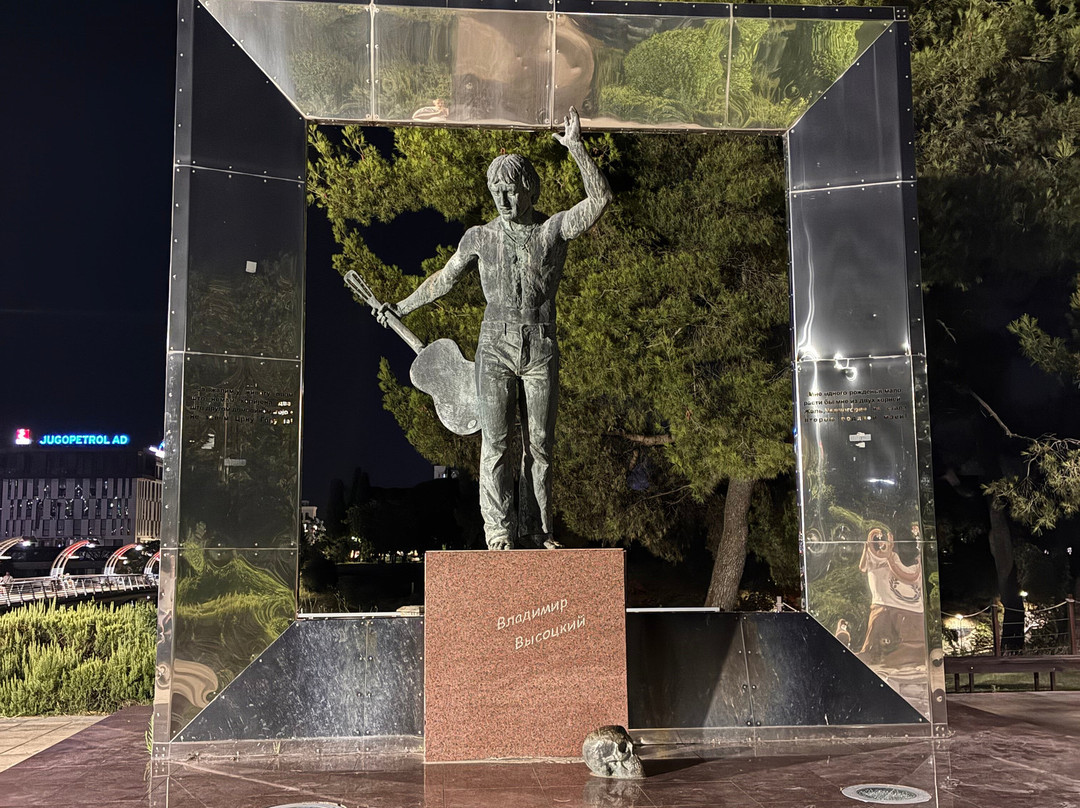 Vladimir Vysotsky Monument-波德戈里察必去景点