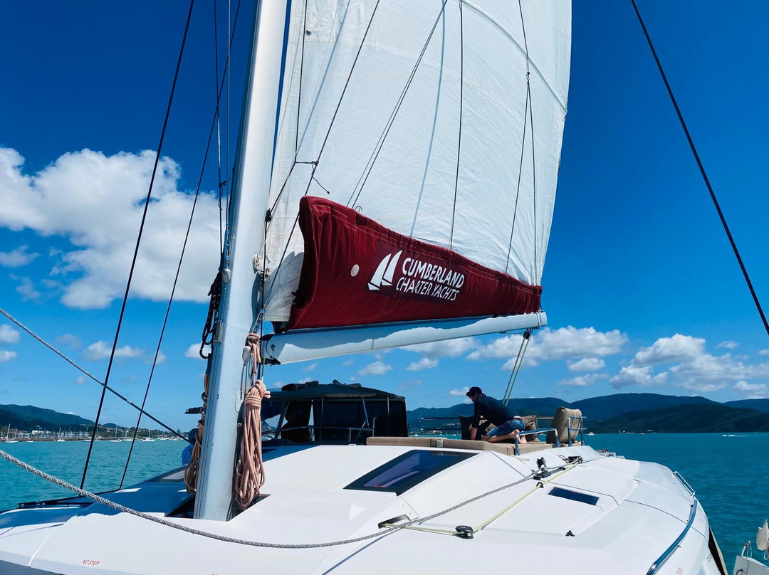 Cumberland Charter Yachts-艾尔利滩必去景点