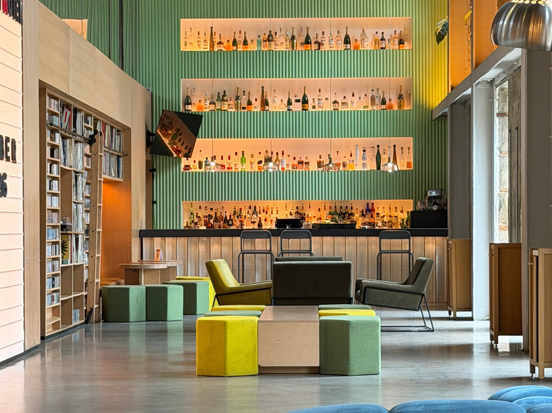 艾斯拜瑞酒店主图