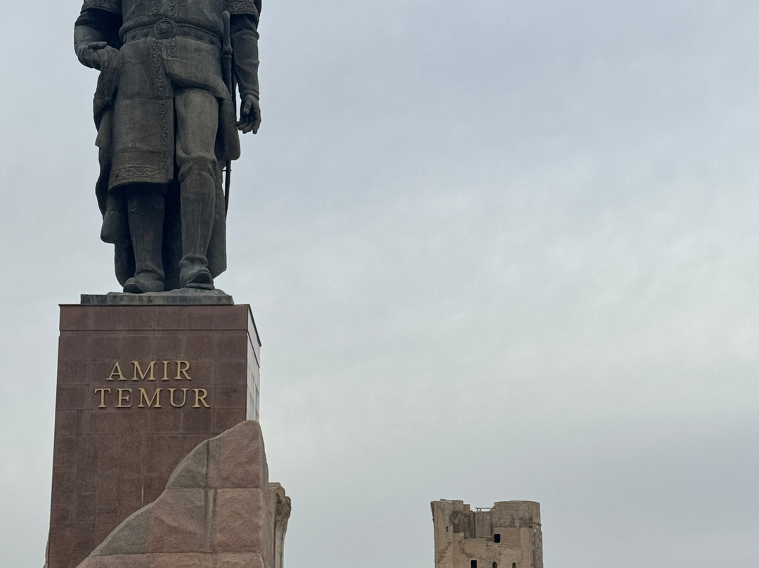 Statue of Amir Timur-沙赫利苏伯兹必去景点
