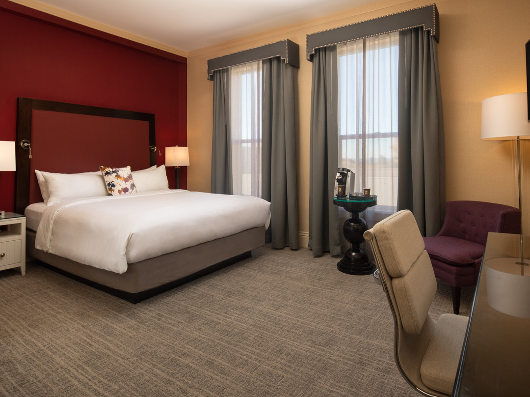 沙特克广场酒店主图