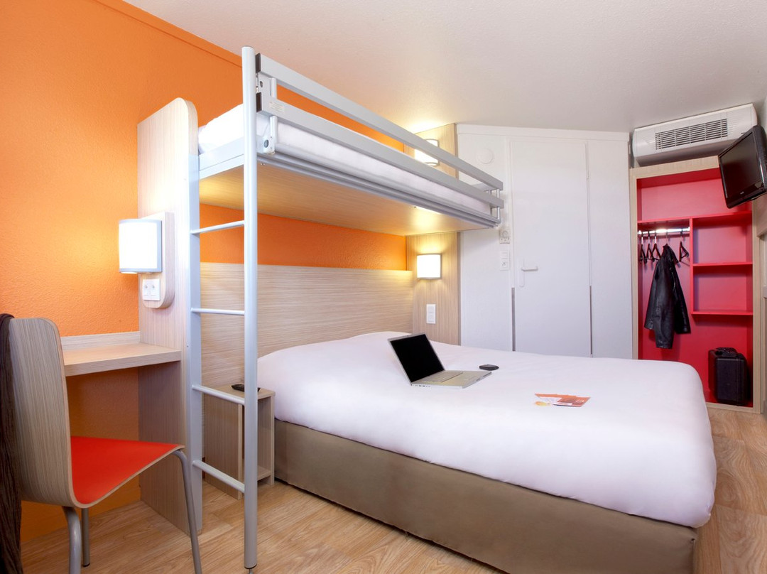 普瑞米尔南波尔多佩萨克贝克雷勒经典酒店