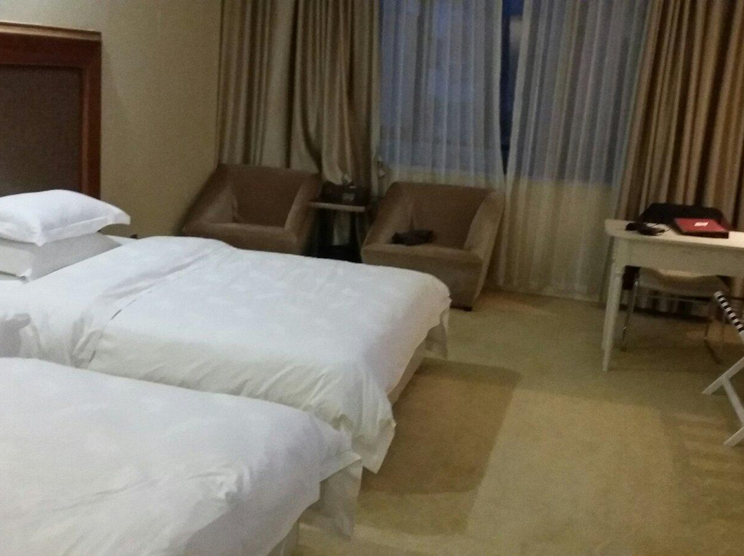 丹霞山叠云谷度假村主图