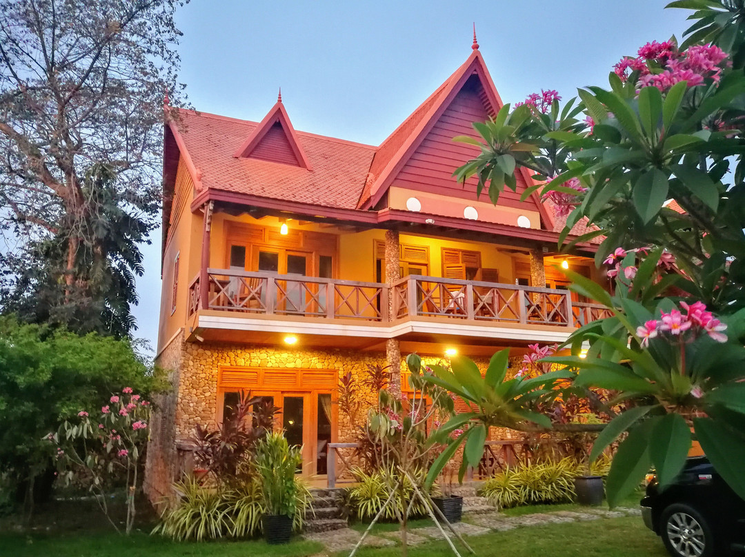 Flower Garden Cabin