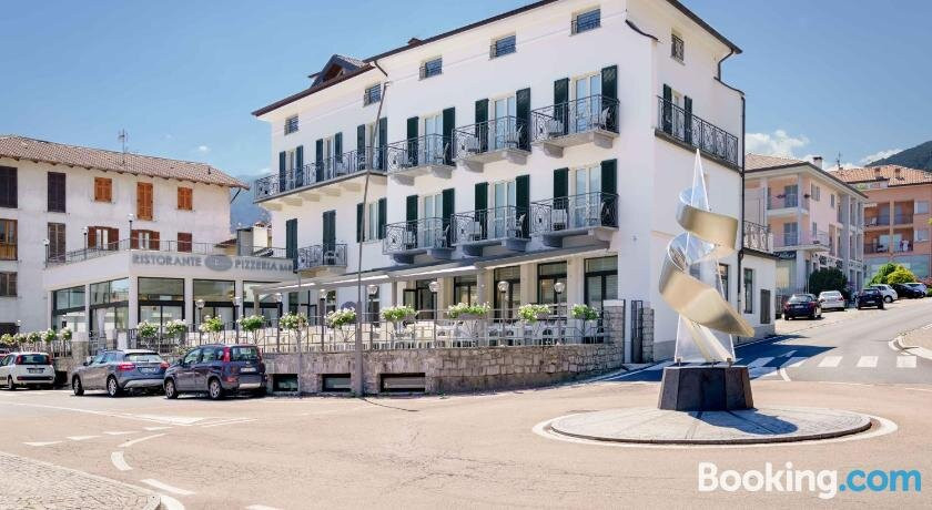 Residence Riva del Lario