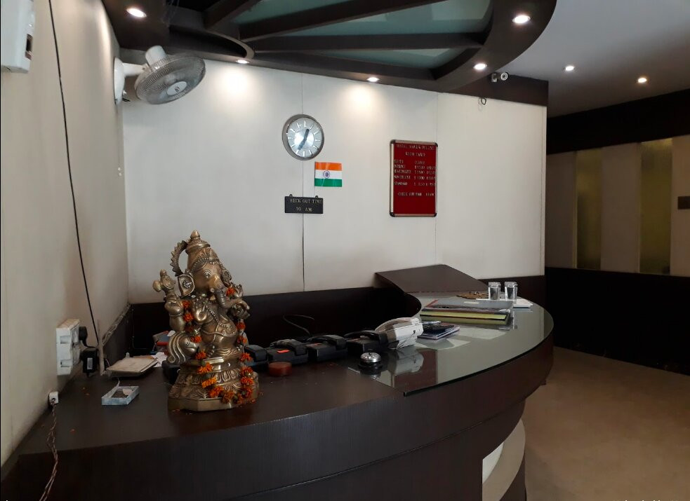 Mayur Deluxe Hotel