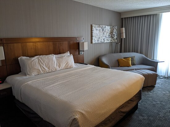 Courtyard by Marriott Pueblo Downtown主图