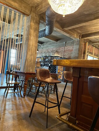 Ironclad Distillery-纽波特纽斯必去景点