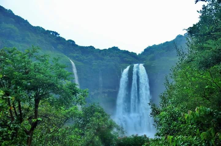 Ozarde Waterfall景点图片