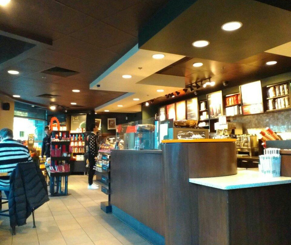 Lions Bay餐馆和美食-Starbucks