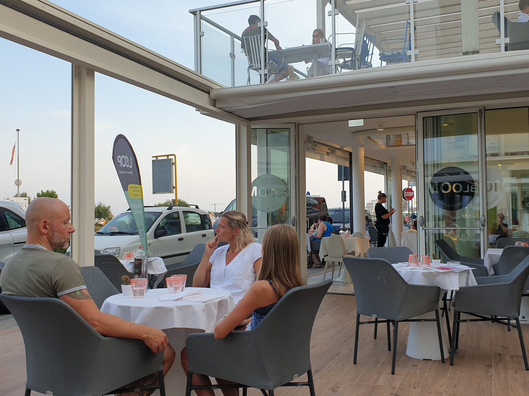 Bloom Fresh Design Restaurant