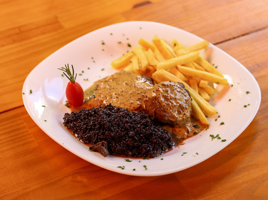 圣安东尼奥杜皮尼亚尔餐馆和美食-Santa Araucária Restaurante