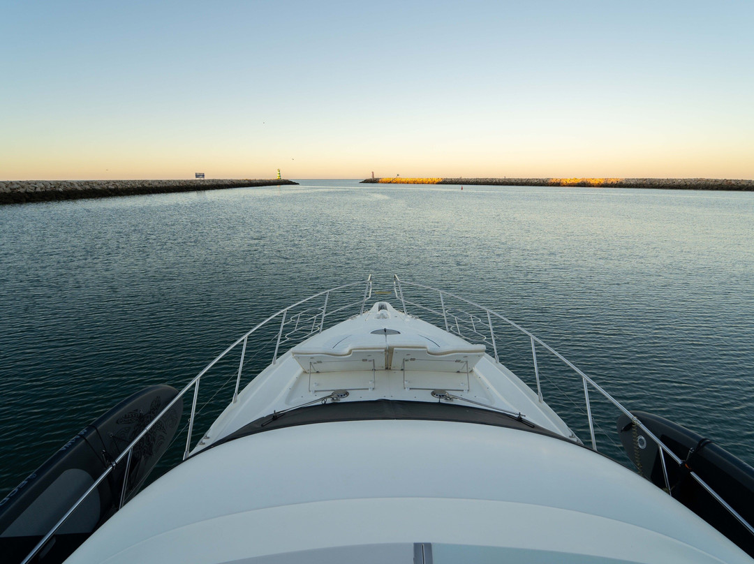 Mr. Cliff Yachts-维拉摩拉必去景点