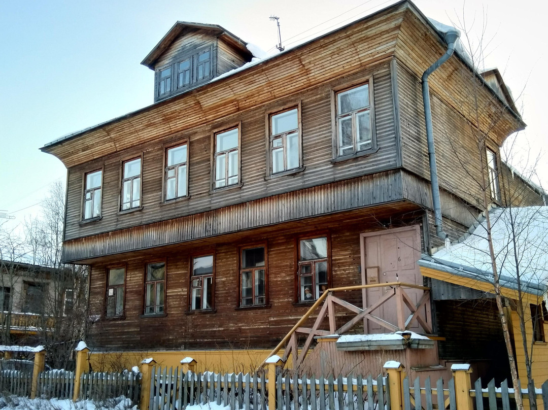 Pedestrian Chumbarova-Luchinskogo Avenue景点图片
