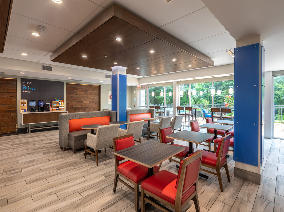 Holiday Inn Express & Suites Greenville S - Piedmont By IHG主图
