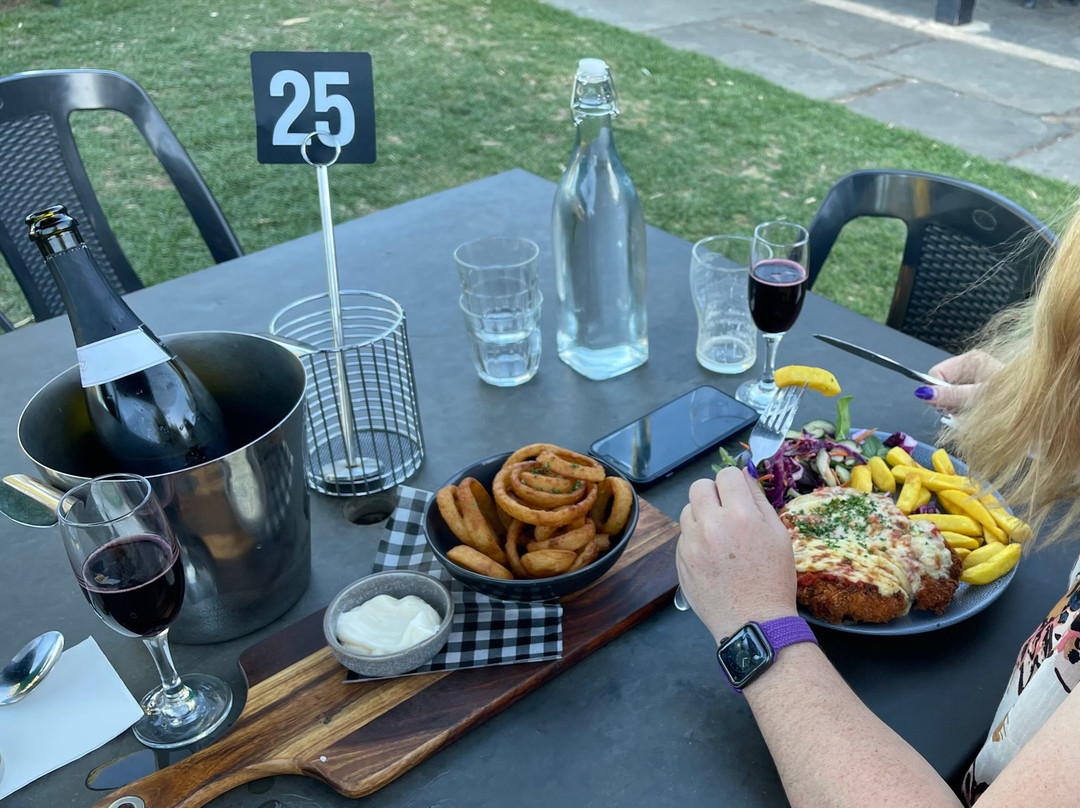 Magpie and Stump Hotel主图