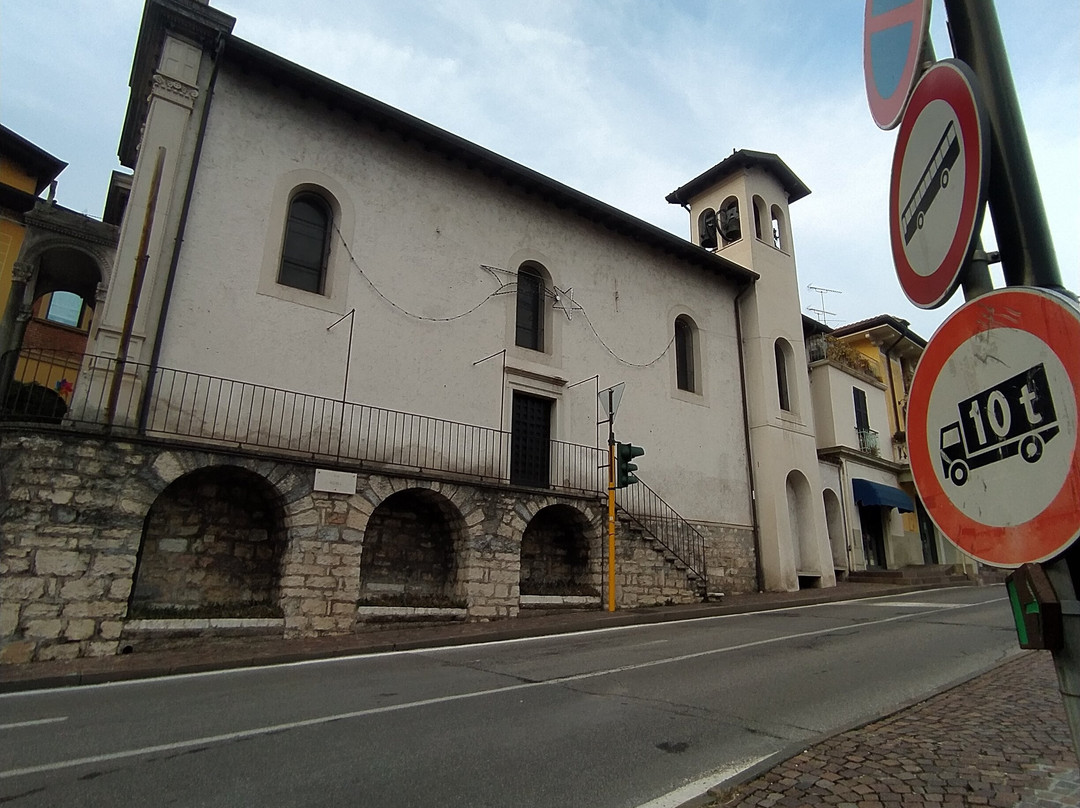 Chiesa Della Natività Di Maria-加尔多内里维耶拉必去景点