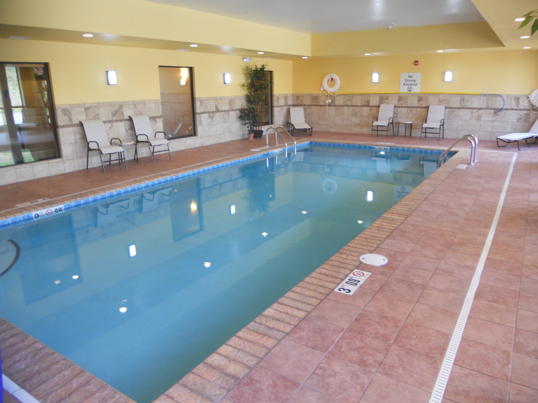 Holiday Inn Express & Suites Greensburg By IHG主图
