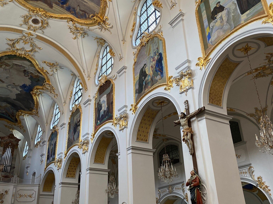 Benediktinerabtei zum Hl. Kreuz景点图片