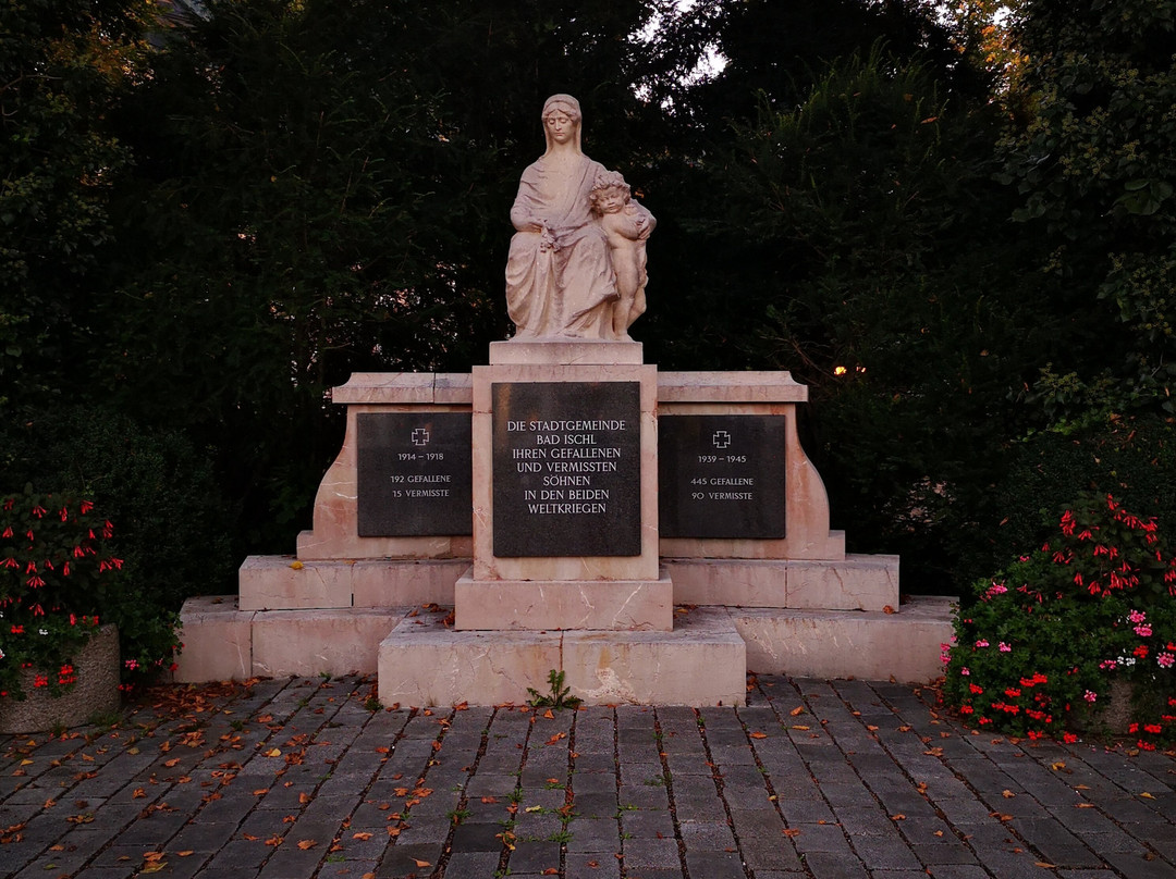Kriegerdenkmal-巴德伊舍必去景点