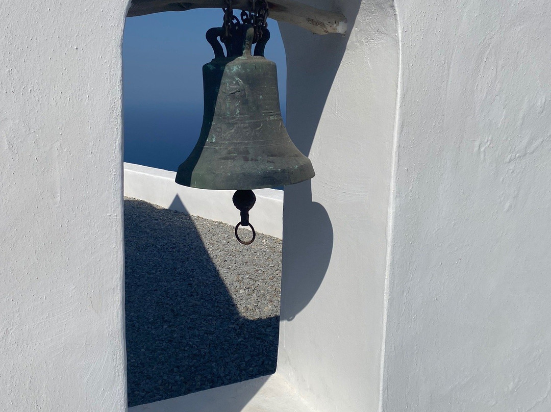 The Zoodohos Pigi monastery-Sikinos必去景点