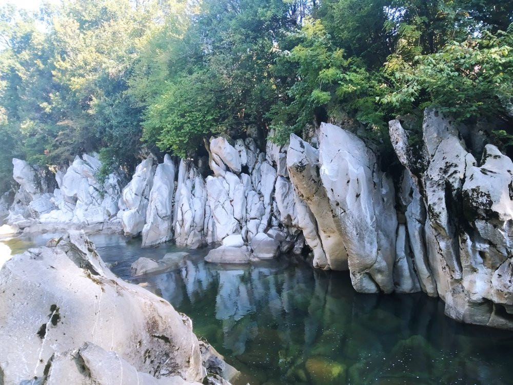 Pasarela del Rio Pas-Puente Viesgo必去景点