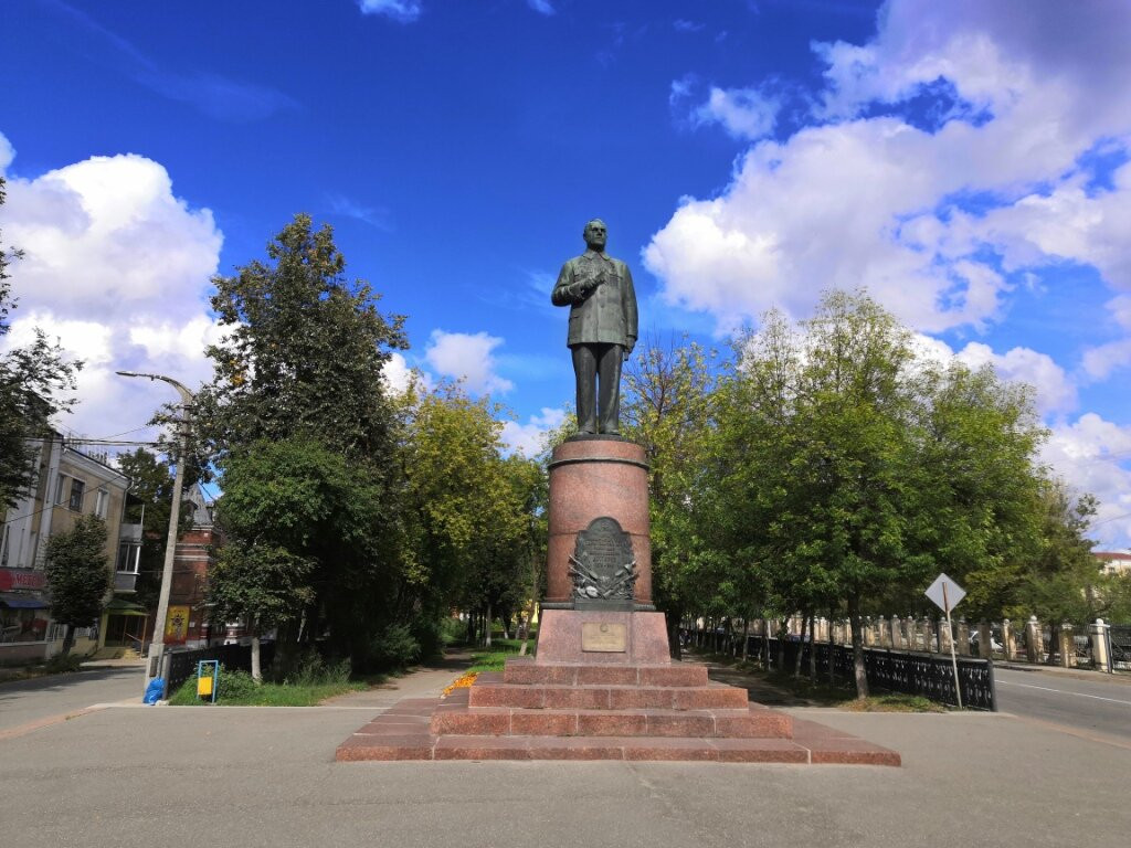 Monument  to V. A. Degtyarev-Kovrov必去景点