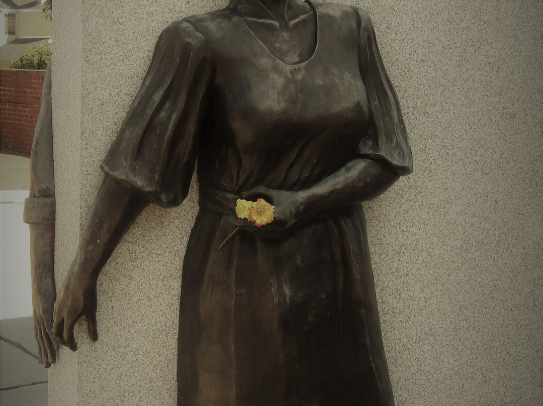 African Burying Ground Memorial-朴次茅斯必去景点