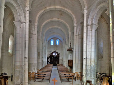Eglise et Prieuré Saint-Jean-Baptiste-Ronsenac必去景点
