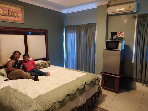 Palm Spring Hotel主图