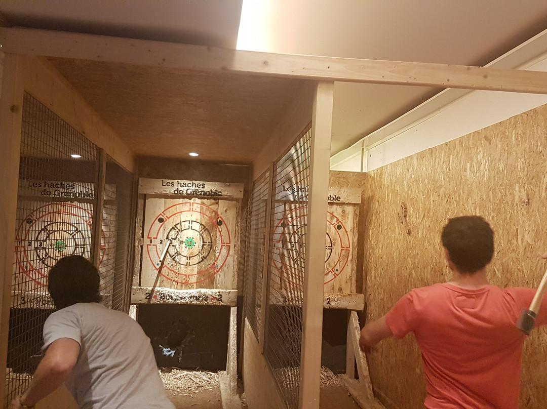 Lancer de hache Grenoble • Bar Les haches de Grenoble景点图片