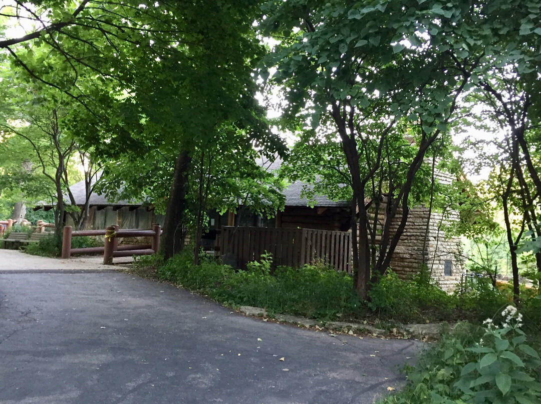 Fullersburg Woods Nature Education Center-奥克布鲁克必去景点