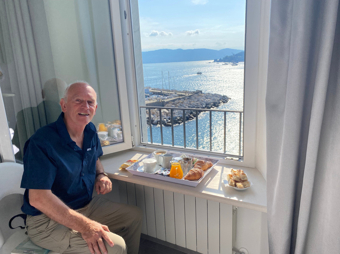 莱茵克拉酒店主图