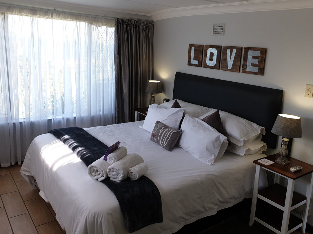 Harmony Haven Couples Retreat主图