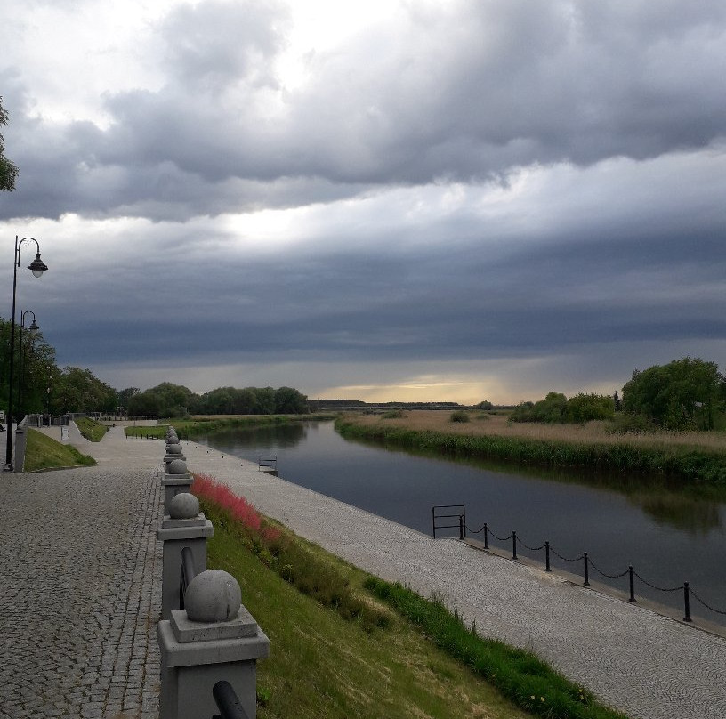 Nadwarcianski Boulevard Konin-Konin必去景点