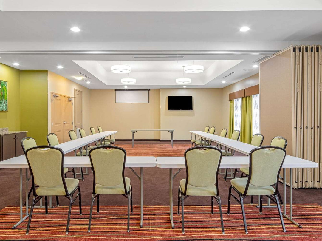 冈萨雷斯拉昆塔温德姆套房酒店主图