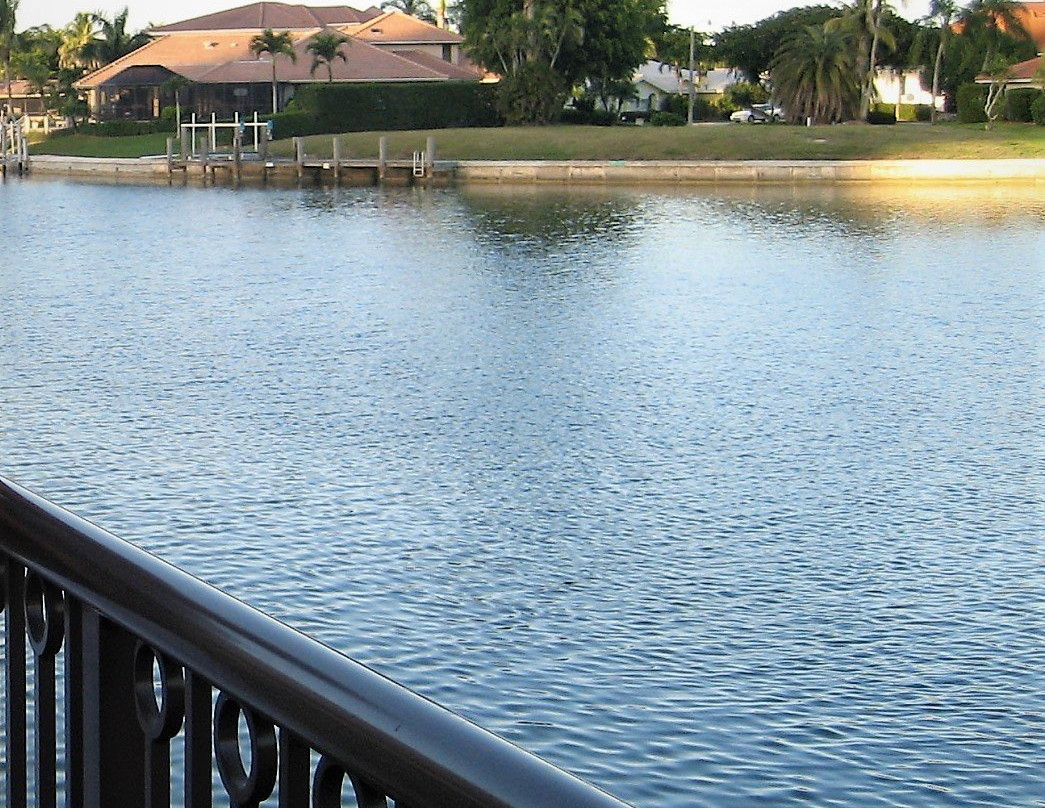 威尼斯湾村落-那不勒斯必去景点