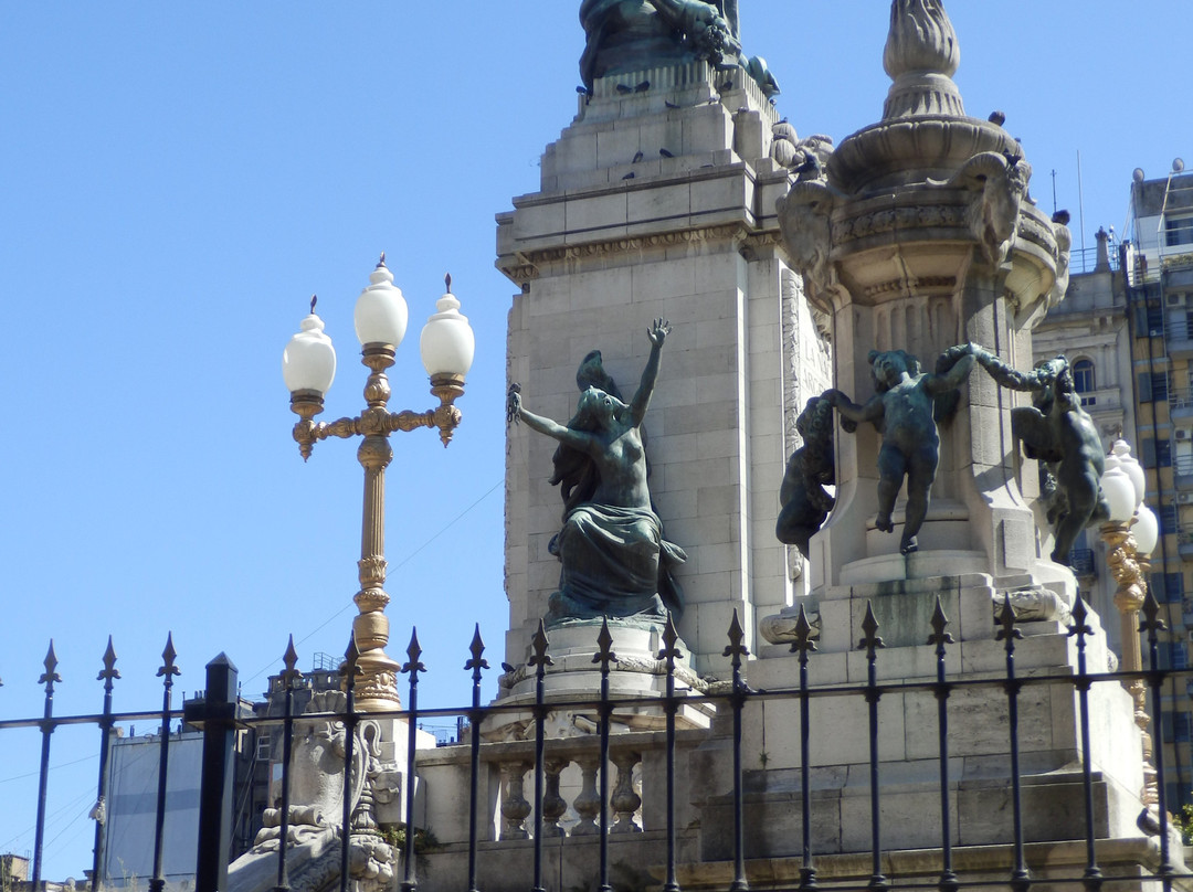 Monumento de los dos Congresos景点图片