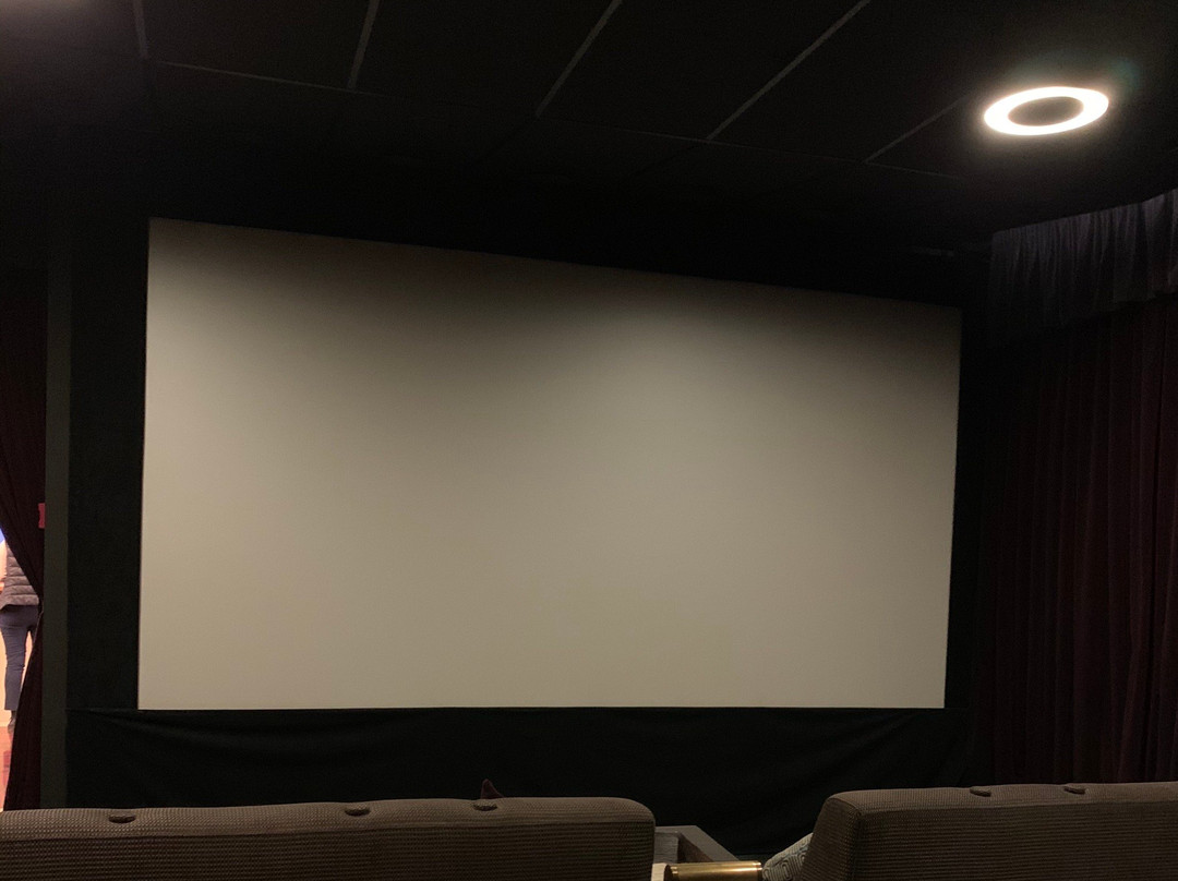 GUM Movie Theater景点图片