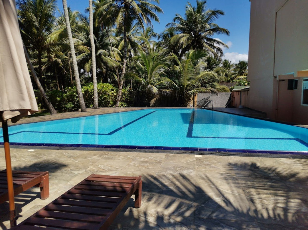 Roy Villa Beach Hotel主图