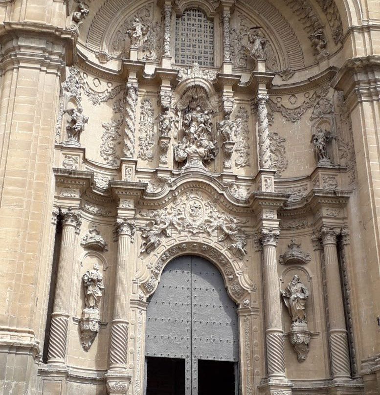 Iglesia de Santa Maria La Mayor景点图片